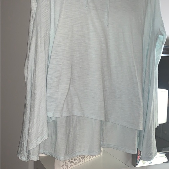 Flowy Lightweight Hoodie - Picture 3 of 7